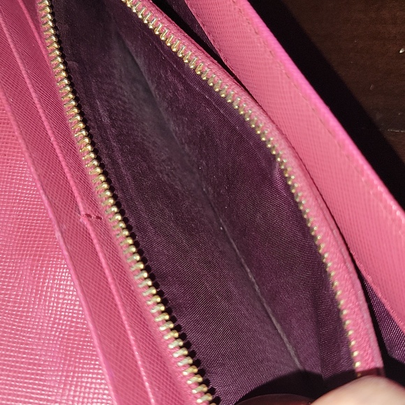 Authentic Prada Saffiano wallet - Picture 10 of 10